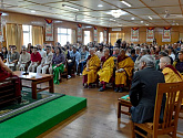 Далай-лама встретился с буддистами из разных стран мира